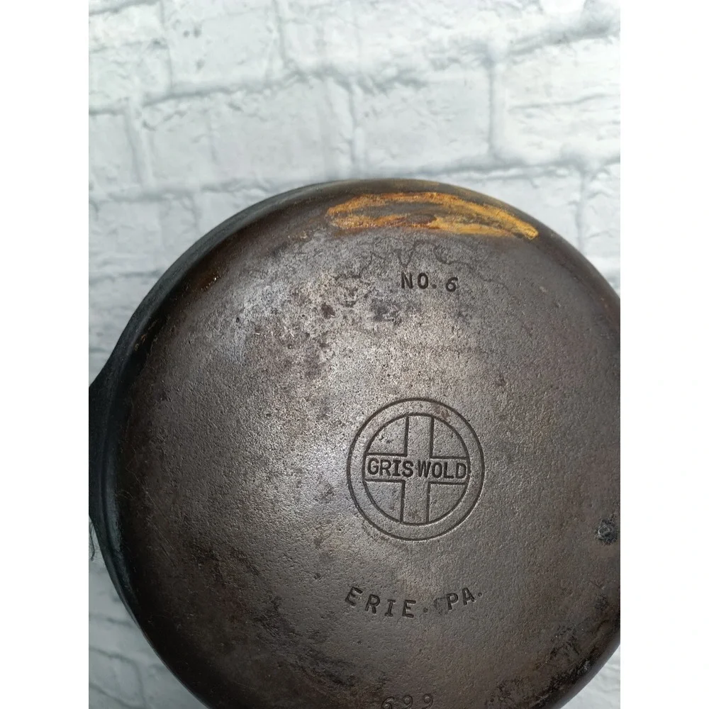 Vintage Griswold Cast Iron Skillet No. 6 Erie, PA 699 T Used
